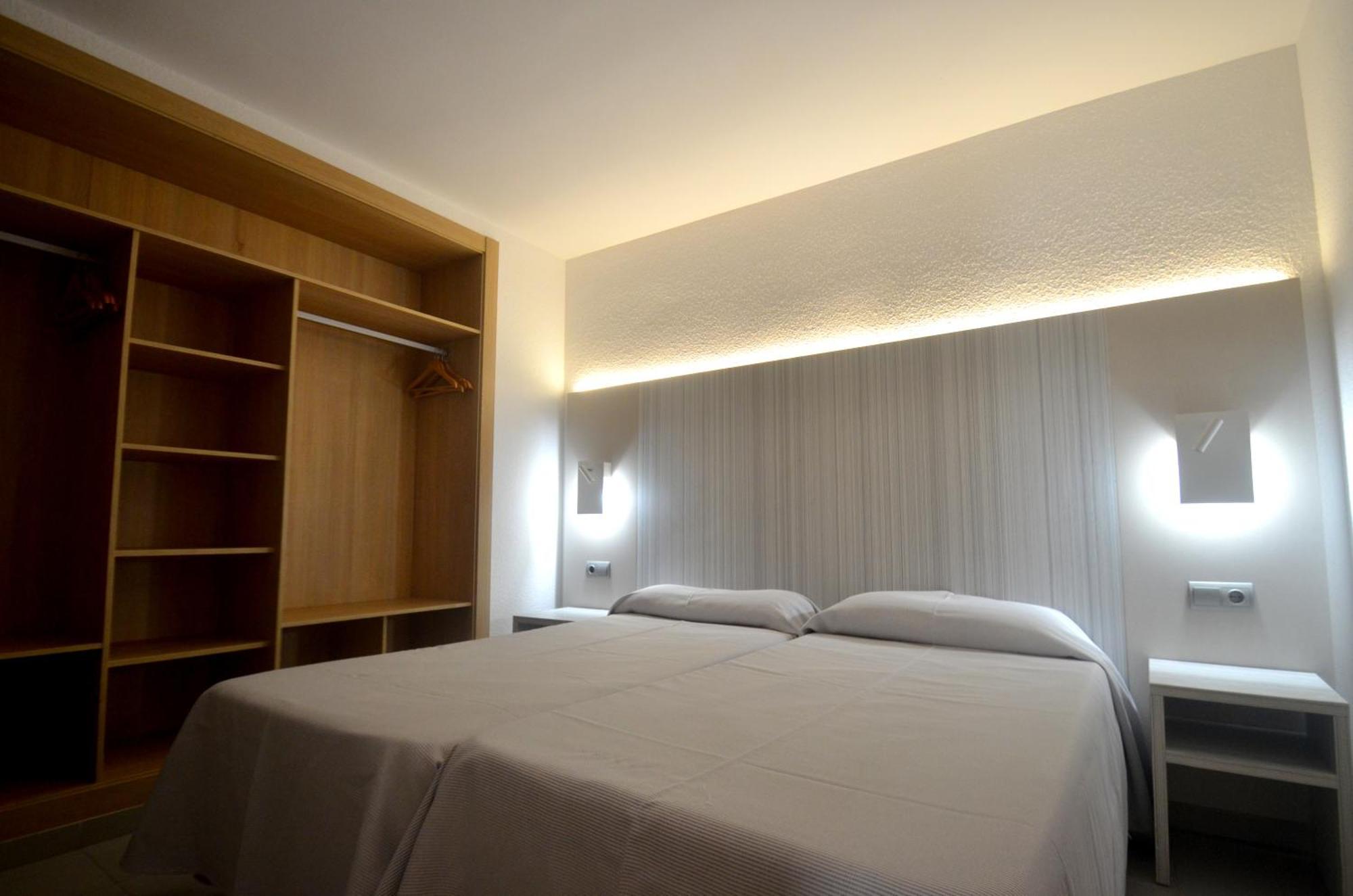 Apartamentos Jet - Adults Only Playa d'en Bossa Luaran gambar