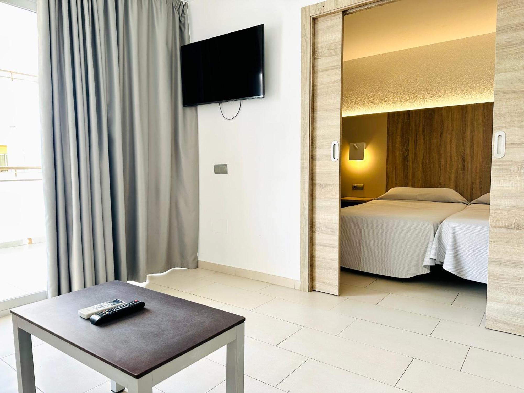 Apartamentos Jet - Adults Only Playa d'en Bossa Luaran gambar