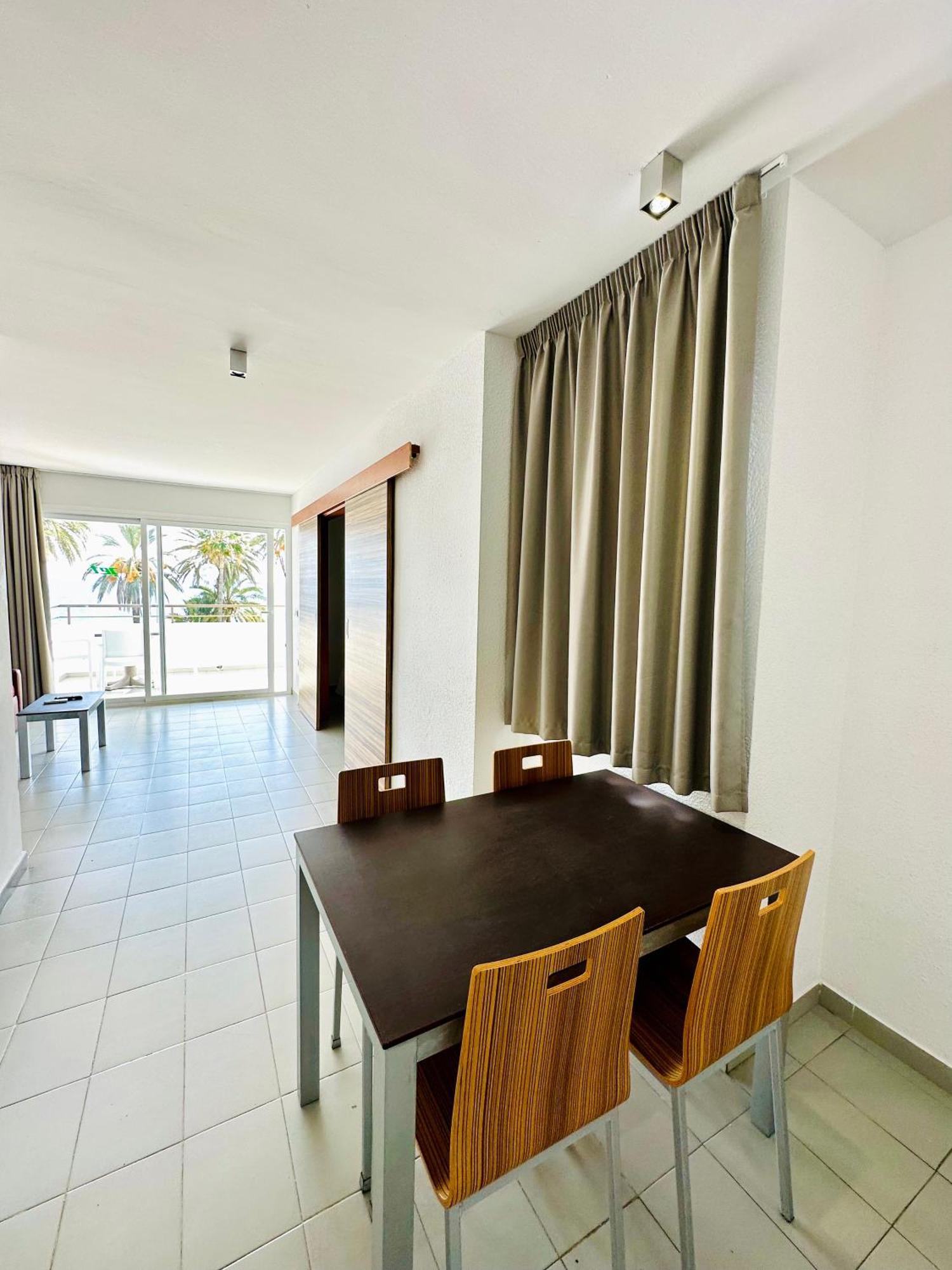 Apartamentos Jet - Adults Only Playa d'en Bossa Luaran gambar
