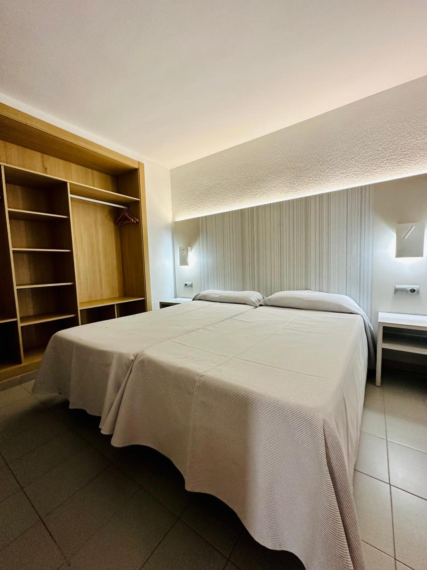 Apartamentos Jet - Adults Only Playa d'en Bossa Luaran gambar