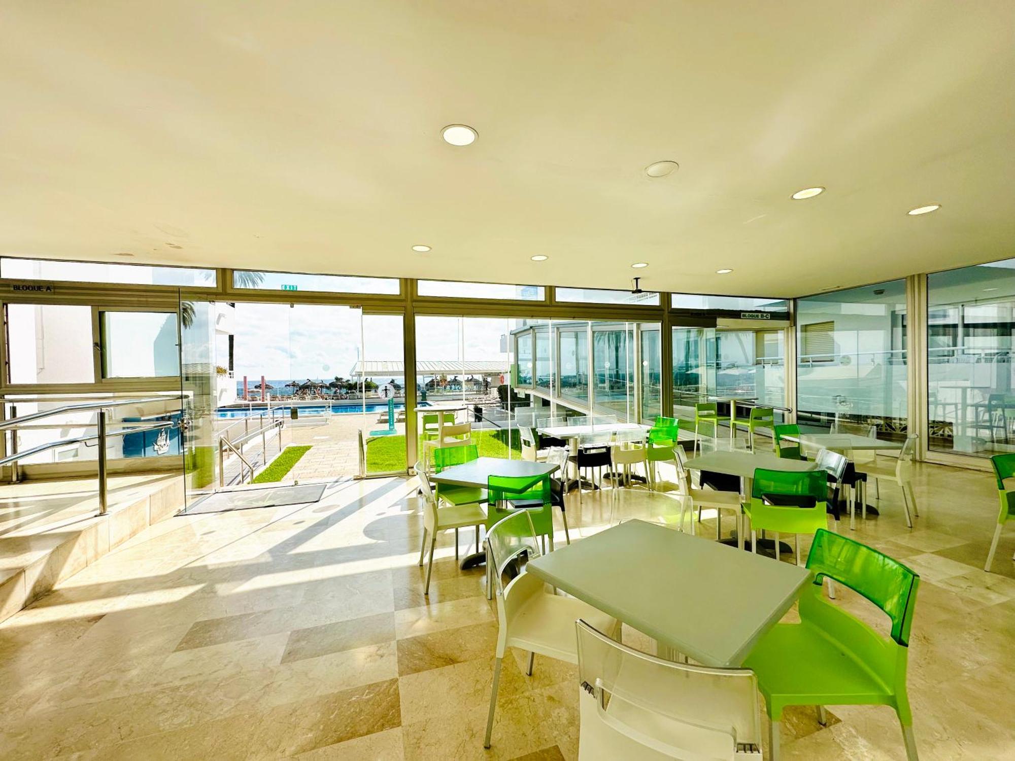 Apartamentos Jet - Adults Only Playa d'en Bossa Luaran gambar