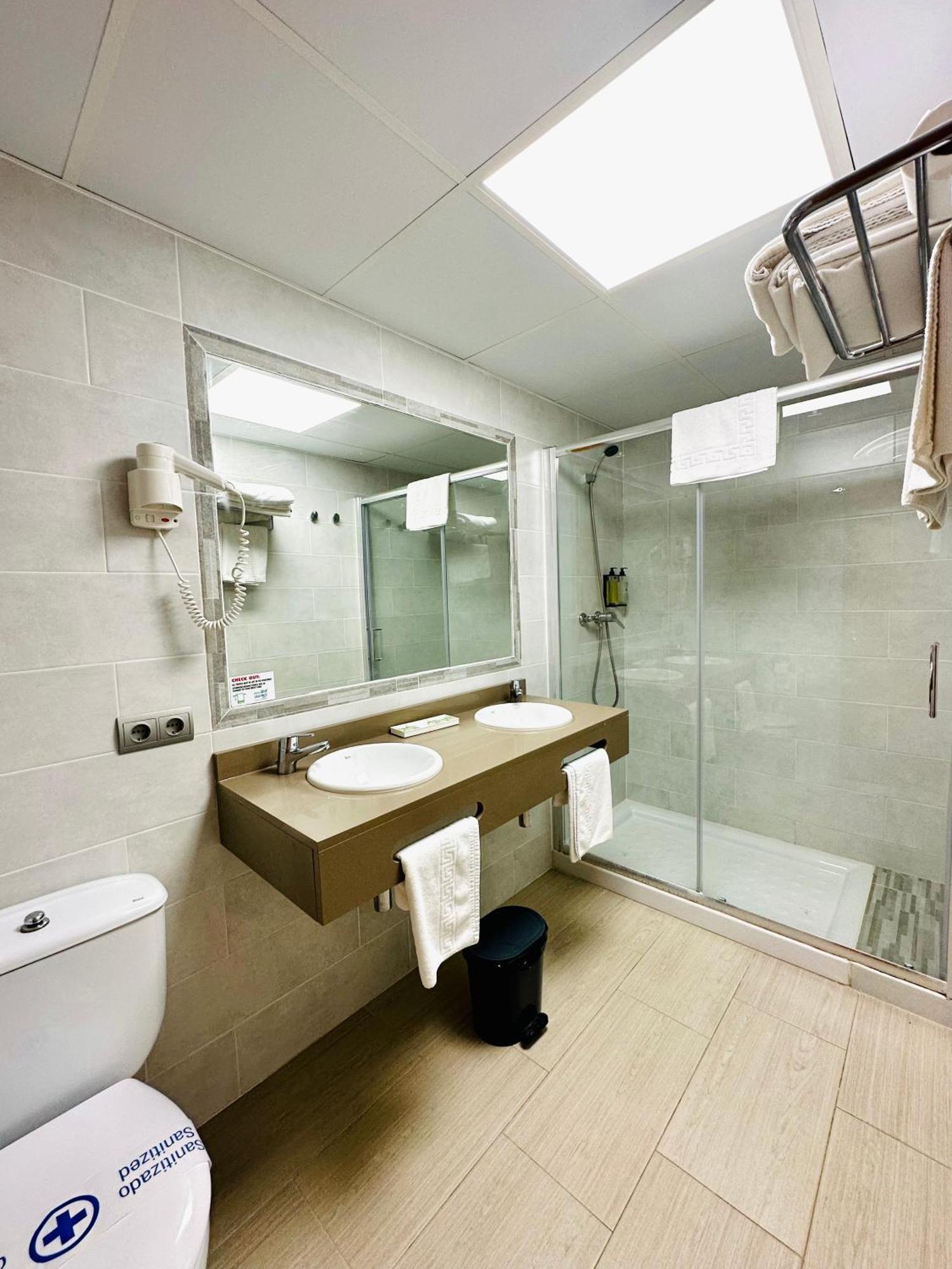 Apartamentos Jet - Adults Only Playa d'en Bossa Luaran gambar