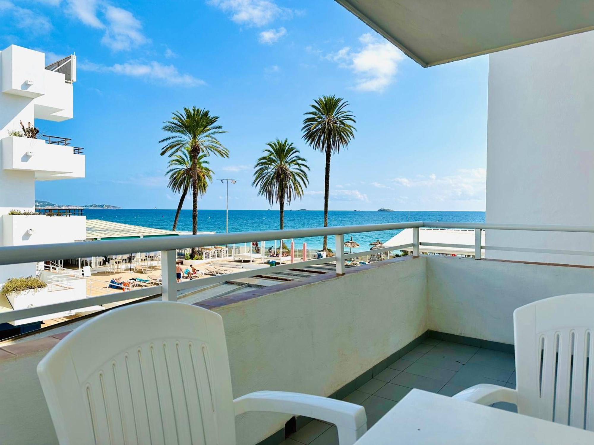Apartamentos Jet - Adults Only Playa d'en Bossa Luaran gambar