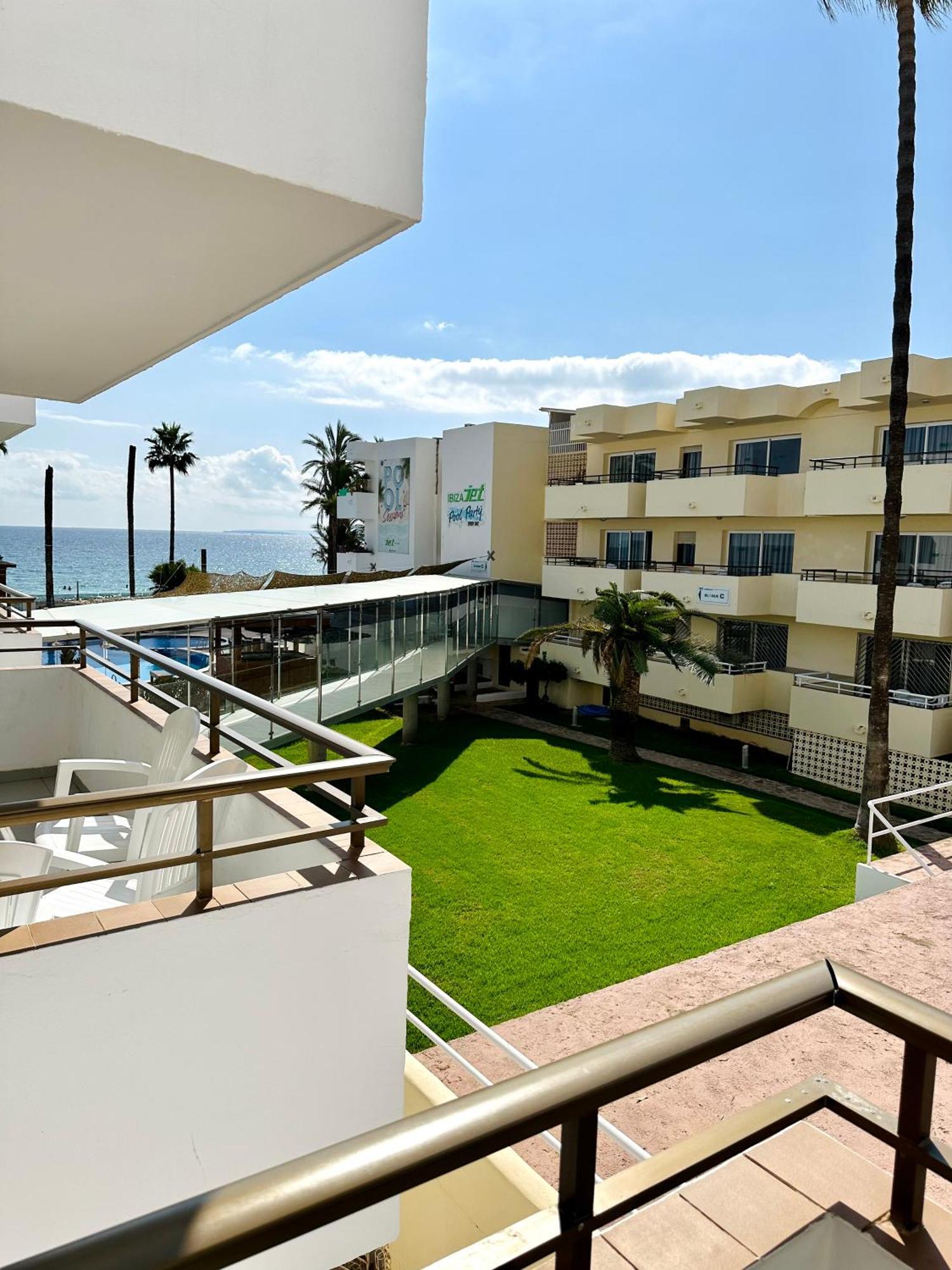 Apartamentos Jet - Adults Only Playa d'en Bossa Luaran gambar