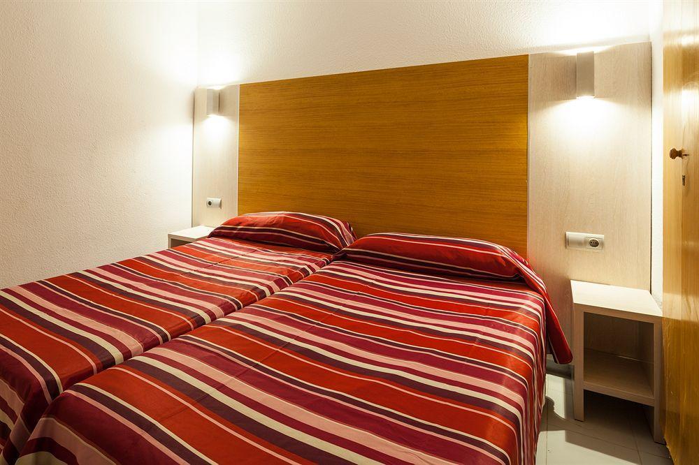Apartamentos Jet - Adults Only Playa d'en Bossa Luaran gambar
