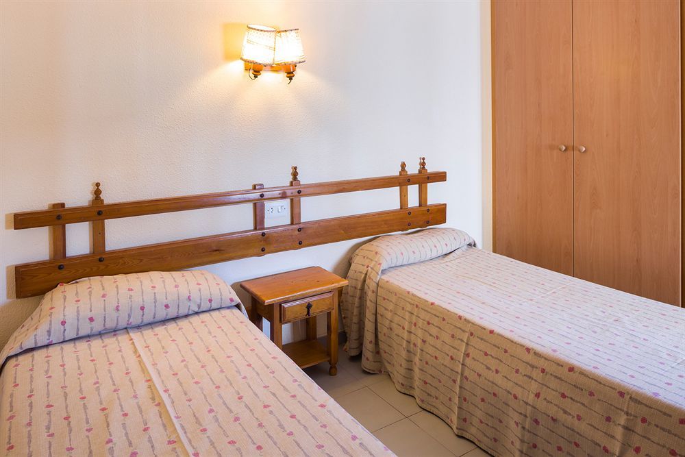 Apartamentos Jet - Adults Only Playa d'en Bossa Luaran gambar